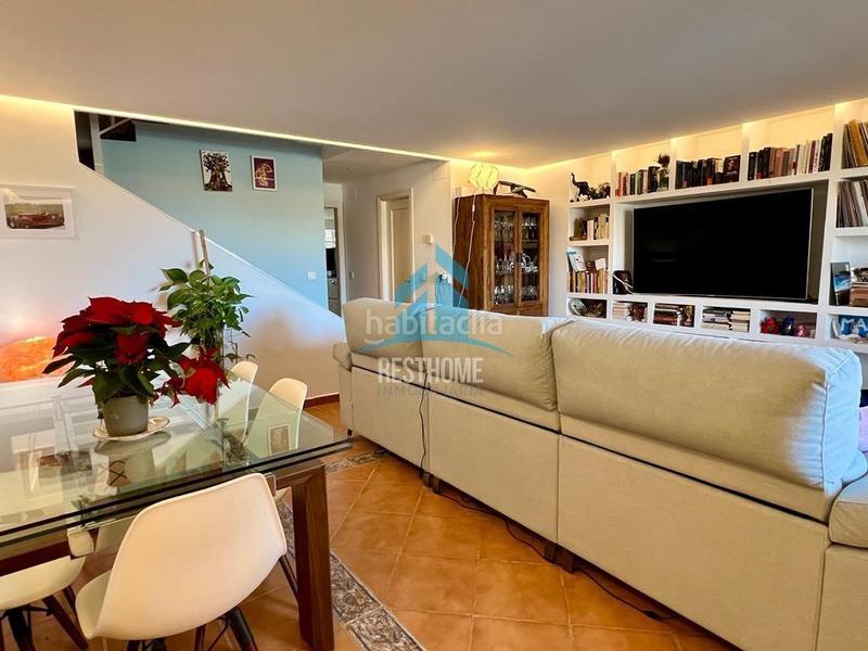 Foto 5621151f-5a9f-480a-ae59-bf01f034ad97. Reihenhaus mit parking in El Marenyet Cullera