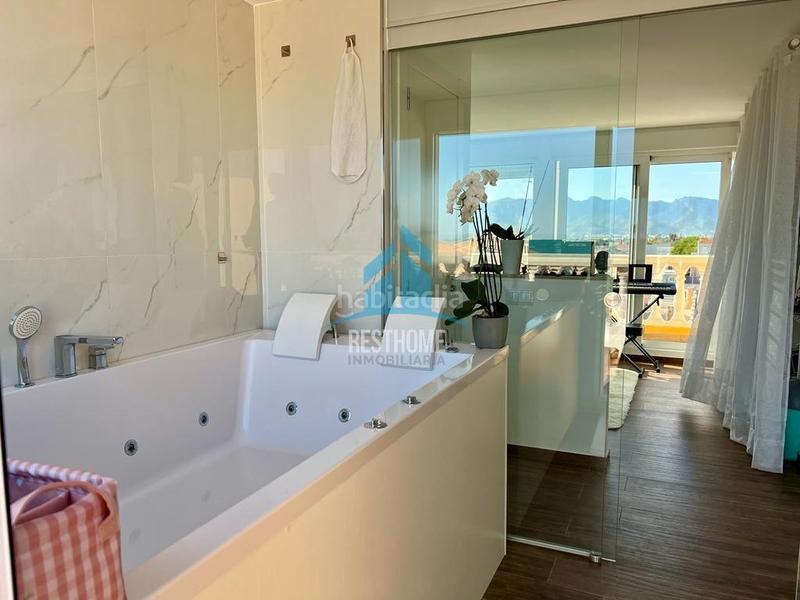 Foto 5a83bd3e-9089-4ef5-b11e-c0c84bc621c8. Reihenhaus mit parking in El Marenyet Cullera