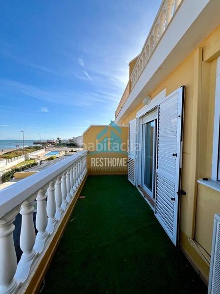 Foto c0ad895d-0a39-46c9-a249-79a8cae0f6e0. Reihenhaus mit parking in El Marenyet Cullera