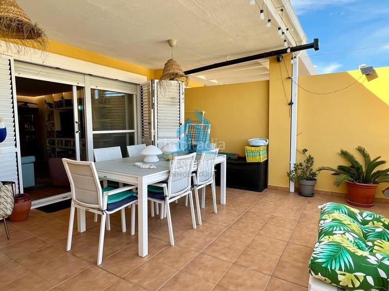 Foto eea7d52c-b239-447a-9ad4-71968d762210. Reihenhaus mit parking in El Marenyet Cullera