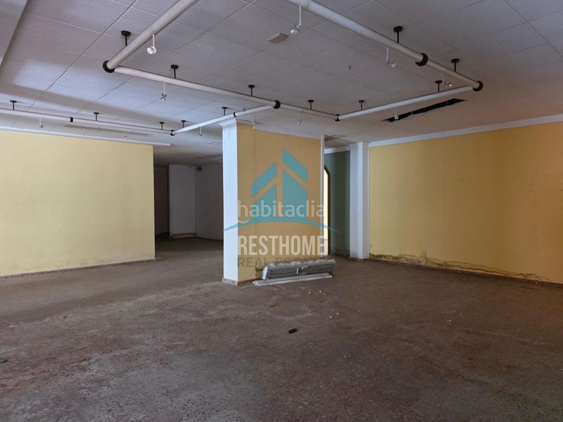 Foto 4cd7c4c6-40e4-44df-ba45-8c293f8d8eb2. Local comercial a pueblo de Cullera Cullera