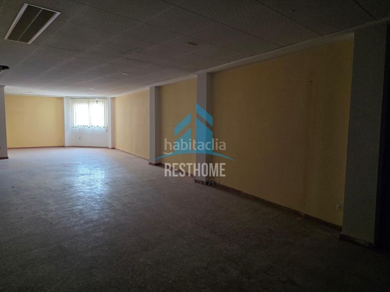 Foto f9c90b41-bb07-4e8b-9d1d-5c9a6a92ee69. Local comercial a pueblo de Cullera Cullera