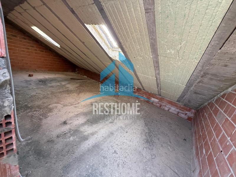 Foto 7e7b0f83-d10a-45bd-84ba-e57ea3d9ccaa. Édifice dans Favara