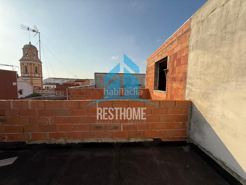 Foto 80e6445d-5409-42eb-bf42-c6f446c60abd. Édifice dans Favara