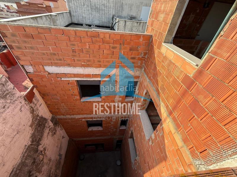 Foto a9ad0b96-3caa-4bad-a67b-55e77e24078c. Édifice dans Favara