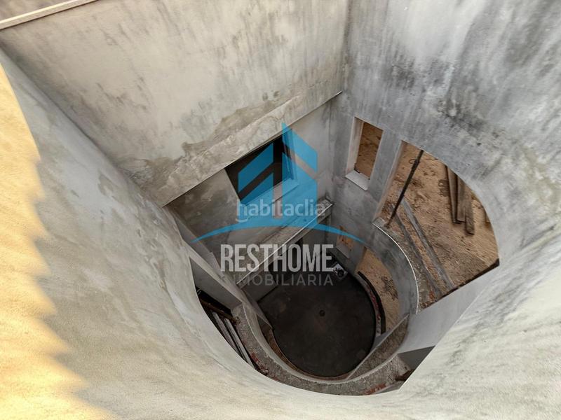 Foto e987a598-37bd-4524-847b-2c5f4af1530c. Édifice dans Favara