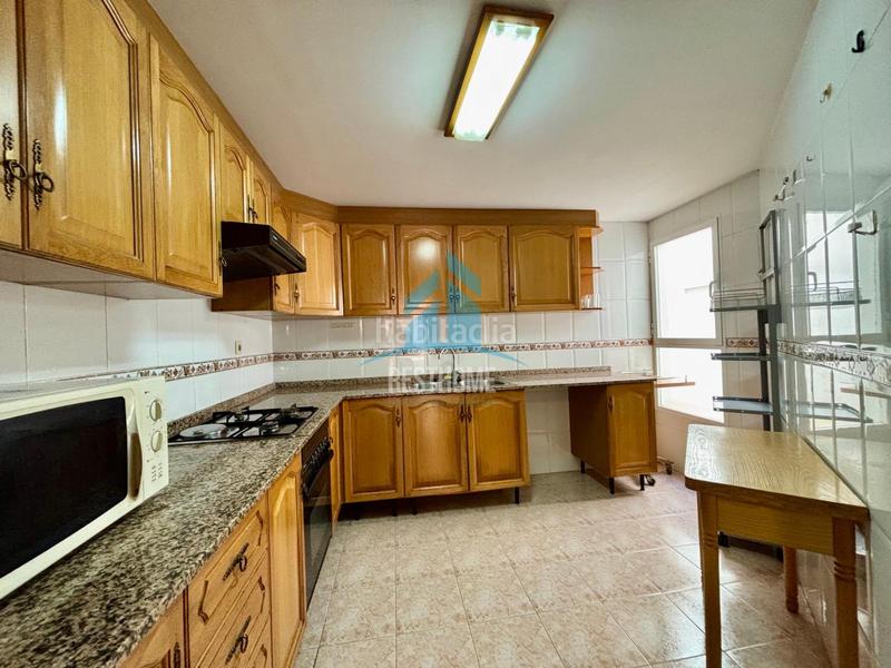 Foto fc6f0fa2-b6d0-4f9f-b0e4-bbf74938cb59. Pis amb aparcament a Corea Gandia