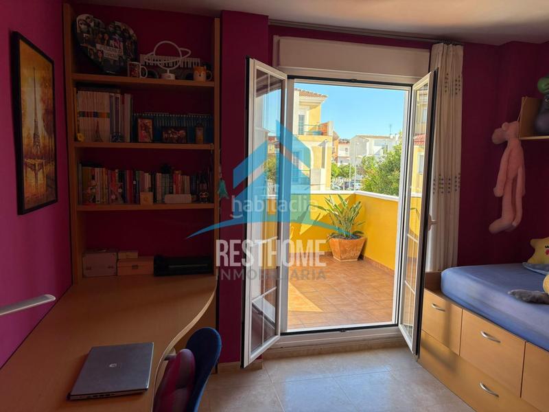 Foto 1a3c8085-fe5f-4f68-b5c2-a2b656de311f. Casa a schiera con parcheggio in Bulevar del Xúquer Cullera