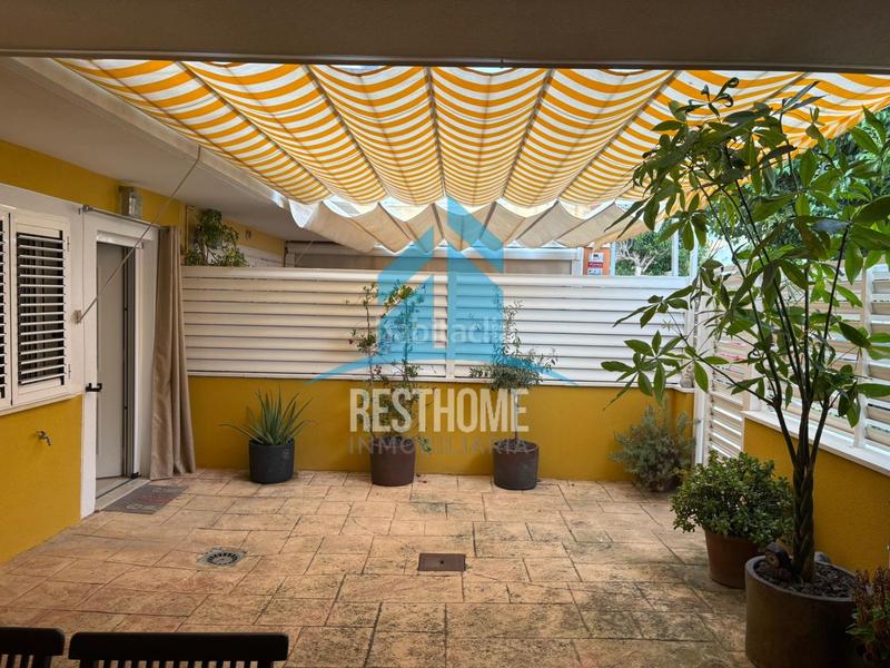 Foto a6e39b16-a138-4d9e-949a-aa8d470bb282. Casa a schiera con parcheggio in Bulevar del Xúquer Cullera