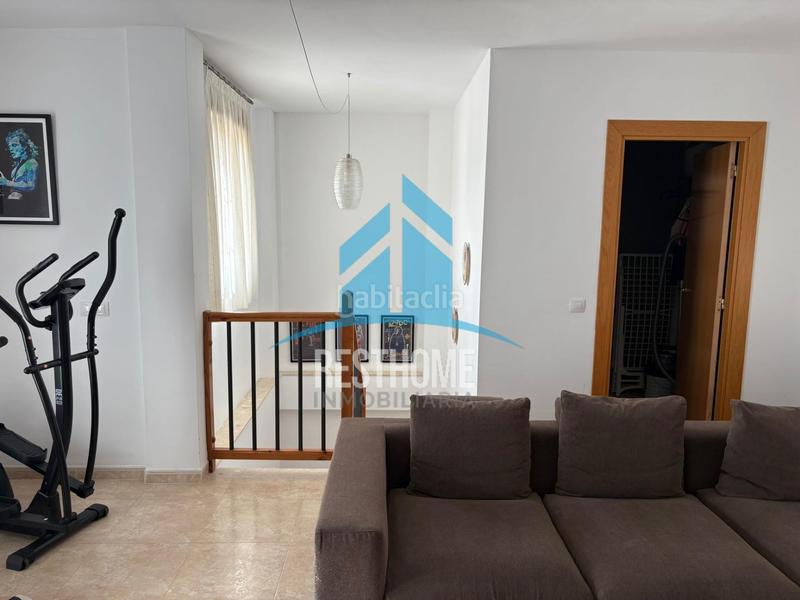 Foto df1e869a-0c04-40e9-b802-08e31402eddc. Casa a schiera con parcheggio in Bulevar del Xúquer Cullera