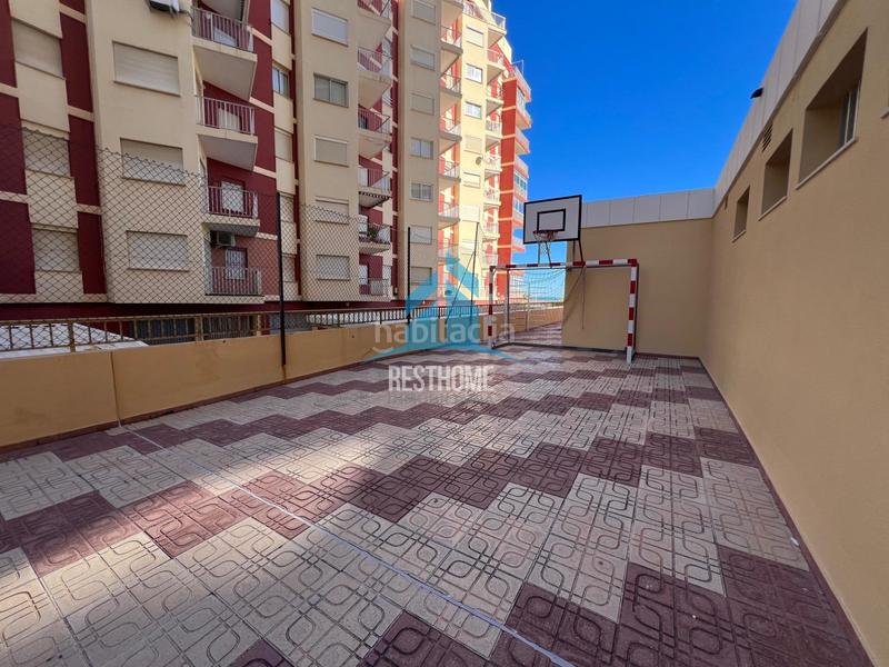 Foto a8957c4c-a4ea-422d-812b-e6245f203596. Pis amb piscina a Racó Cullera