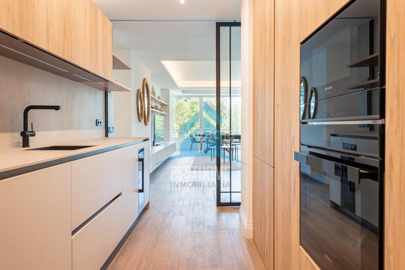 Foto b700fbd2-13ac-4423-8c17-3e06a4d05986. Piso zona retiro en Jerónimos Madrid