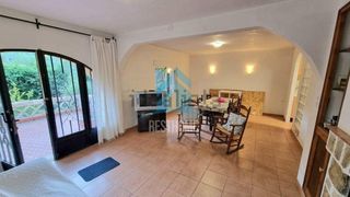 Chalet  Calle falco. Chalet pareado con parcela