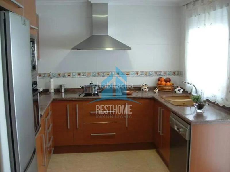 Foto f759f4f6-7134-4951-900a-73dde0229965. Reihenhaus in Sueca Sueca
