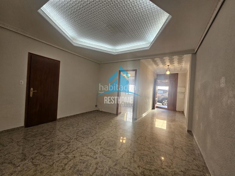 Foto 60dc7539-d1ba-4379-8362-2268c8d6b903. Casa adossada amb calefacció a Guadassuar