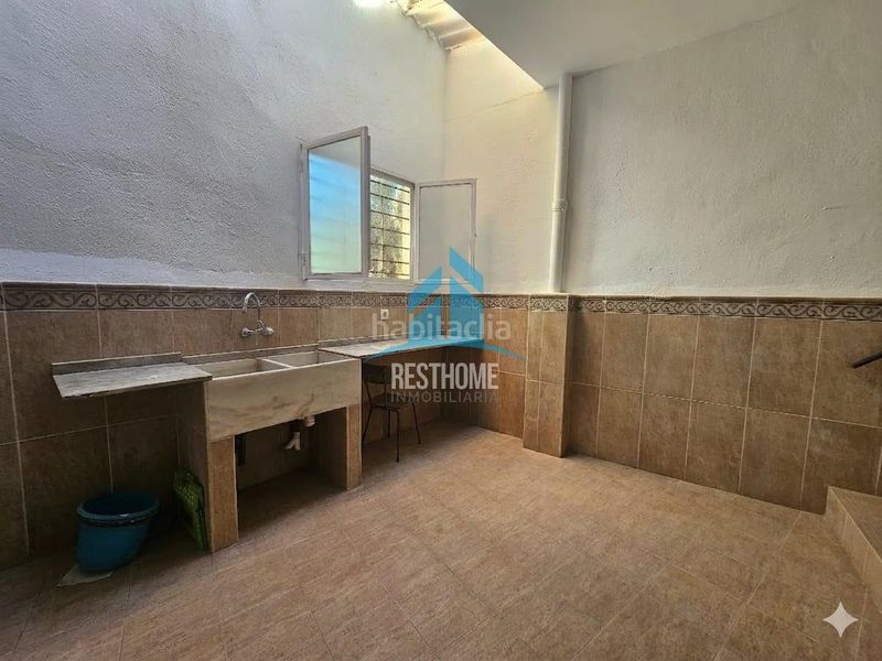 Foto ac5be850-095d-42e4-af1f-778611ca0881. Casa adossada amb calefacció a Guadassuar