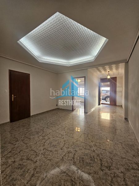 Foto c7a97a7f-83f1-408e-91bb-1dd87d3974bb. Casa adossada amb calefacció a Guadassuar