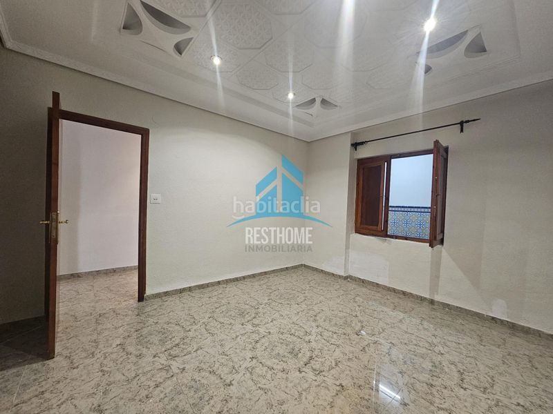 Foto f2eb5c68-a8da-409d-b6cb-cc9d88d9183a. Casa adossada amb calefacció a Guadassuar