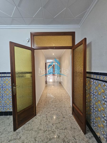 Foto f3abafdd-eb9a-4a80-aecb-ae4d8d3b5c49. Casa adossada amb calefacció a Guadassuar
