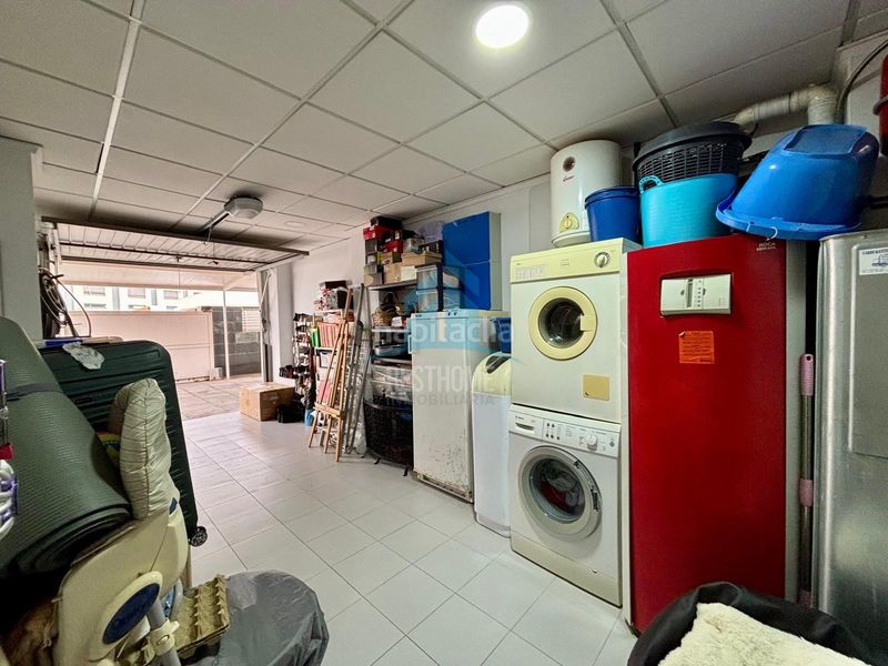 Foto 347fd463-7a00-48ca-bf91-1ab18129b5e8. Casa aparellada amb aparcament piscina a Daimús