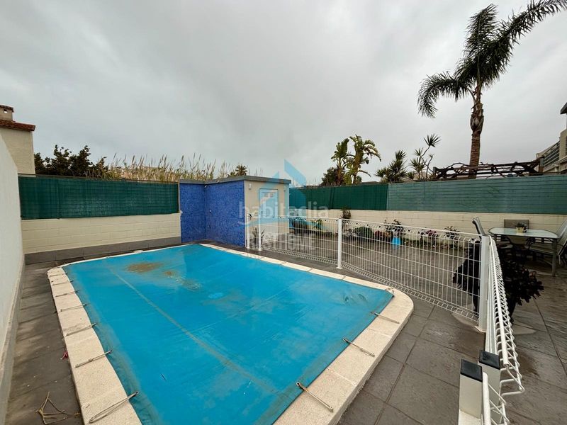 Foto 4003c92d-d033-4ec9-aec5-f83bf01d9248. Casa aparellada amb aparcament piscina a Daimús