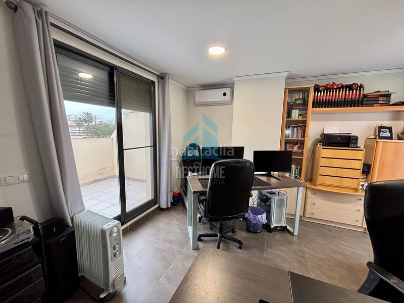 Foto 526a2f46-a6da-46d1-82ef-bcec82e0c397. Casa aparellada amb aparcament piscina a Daimús