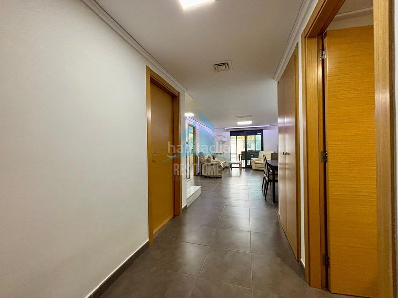 Foto 8a3088a8-2abc-4663-94c3-27060620e35a. Casa aparellada amb aparcament piscina a Daimús