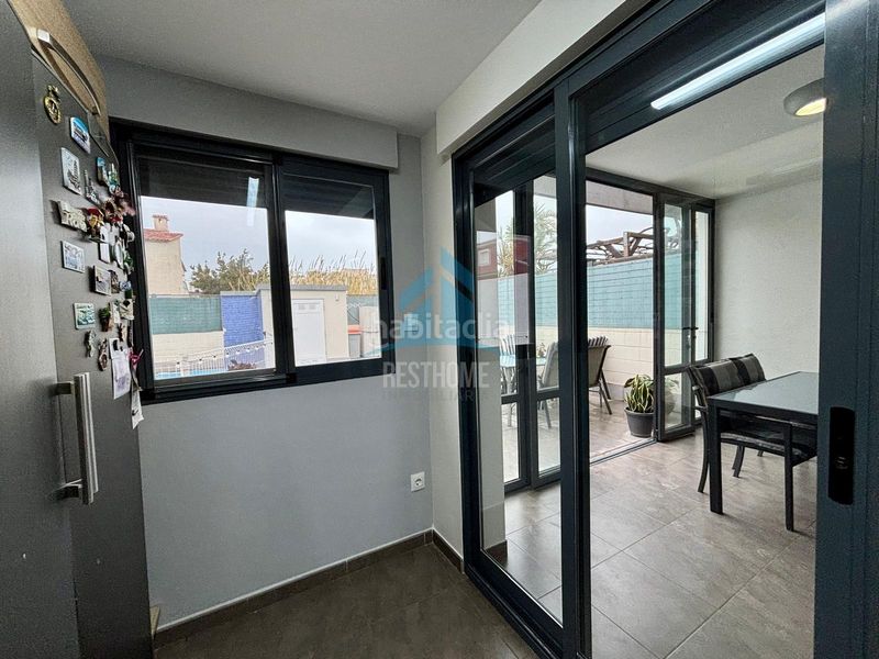 Foto 9f7614a5-65ac-4af3-a16e-f636aa94b473. Casa aparellada amb aparcament piscina a Daimús