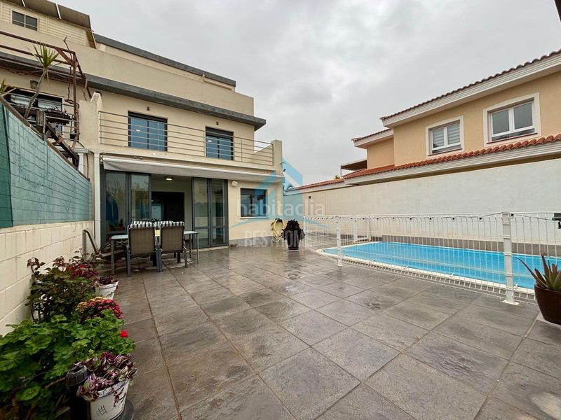 Foto ac4223c4-63fe-4f6f-b7fd-95f9adf59bdd. Casa aparellada amb aparcament piscina a Daimús