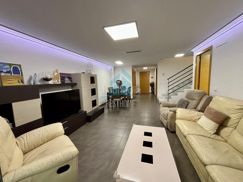 Foto dece7c2b-b371-4116-b724-833c4d2d12b5. Casa aparellada amb aparcament piscina a Daimús