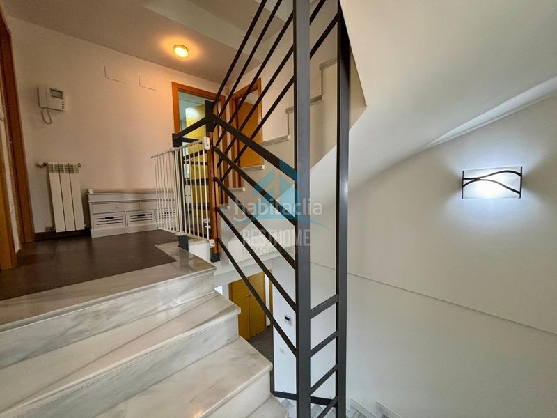 Foto e9ca7682-98b4-429e-bf41-565c664dfa9d. Casa aparellada amb aparcament piscina a Daimús