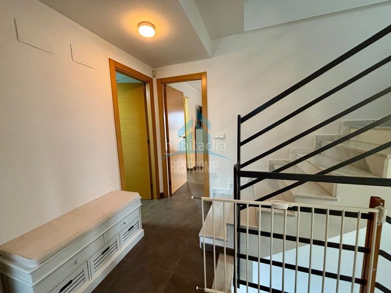 Foto f24b8b33-427a-443b-869f-b3e2fb53026e. Casa aparellada amb aparcament piscina a Daimús