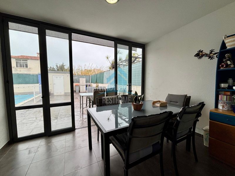 Foto f379d609-445c-47cb-ac11-db0b4145b8f5. Casa aparellada amb aparcament piscina a Daimús