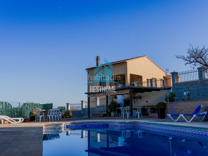 Foto 30cc218f-f057-404e-b2bd-da3bd7001732. Xalet amb aparcament piscina a Benissa pueblo Benissa