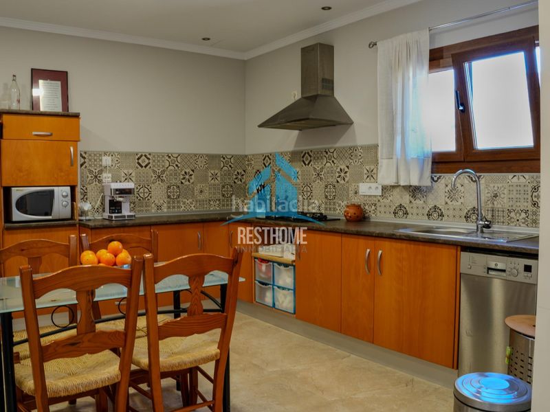 Foto 4bd23d19-a15e-4e2b-97ae-9bbb59d58b61. Xalet amb aparcament piscina a Benissa pueblo Benissa