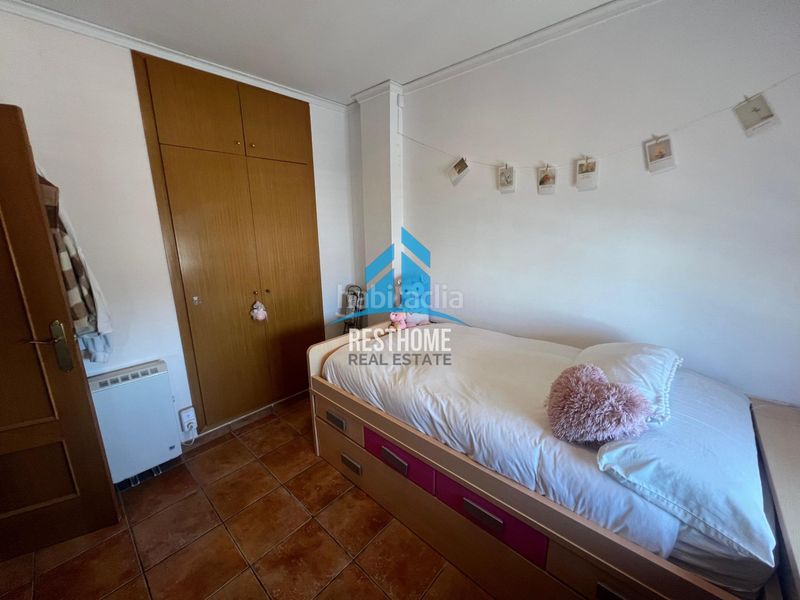 Foto b37ebfde-1899-470f-806b-96e5324099c9. Casa adossada amb aparcament a El Marenyet Cullera