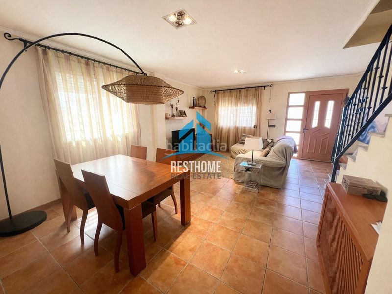 Foto e4ab3cd0-a8c3-43db-b9f7-35aa1a924f09. Casa adossada amb aparcament a El Marenyet Cullera