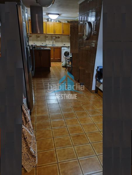 Foto 78286b48-e009-4cd5-881b-dfb8e7520ae2. Pis amb aparcament a Gran Via Valencia