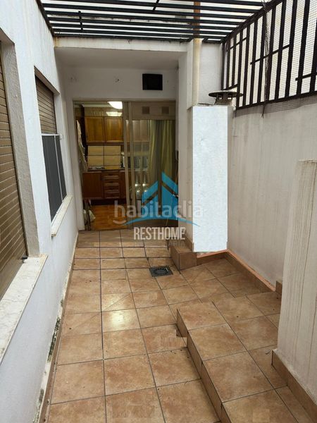 Foto aeaab605-99ca-4f8c-a37f-f7e2059696fa. Pis amb aparcament a Gran Via Valencia