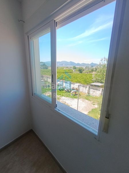 Foto 4de66478-0216-419d-99e8-51884ea350a0. Pis a Beniarjó