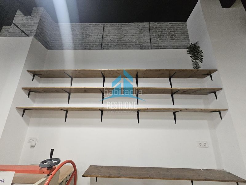 Foto 0897526a-cafb-4424-87bd-660a8c9d561f. Local comercial a Russafa Valencia