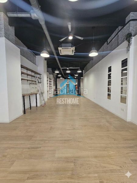 Foto 9ee7ccba-8cc9-44ab-847d-fe8d2973707a. Local comercial a Russafa Valencia