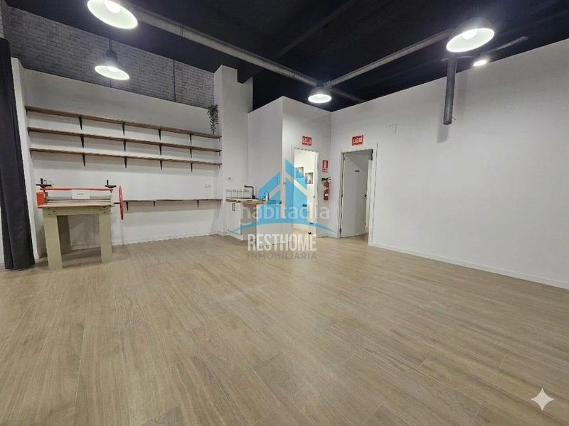 Foto a03d295e-5e12-4b3c-ae6e-232c0864aa99. Local comercial a Russafa Valencia