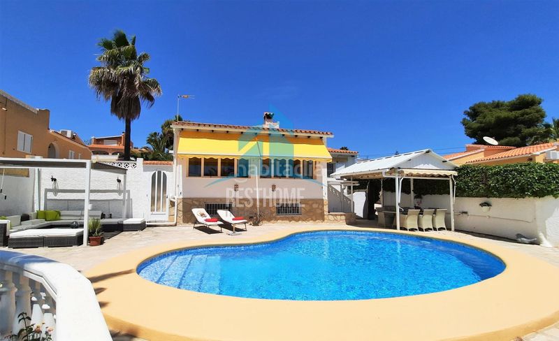 Foto 0e04036f-9d1f-4e8a-b132-91aa492440a8. Xalet amb aparcament piscina a Moravit-Cap Blanc Moraira