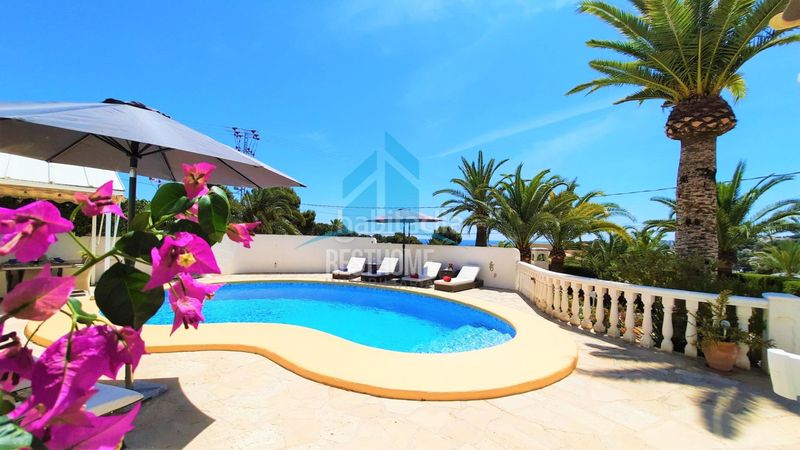 Foto d8f9a149-c196-484a-b6ec-ace93480ce2b. Xalet amb aparcament piscina a Moravit-Cap Blanc Moraira
