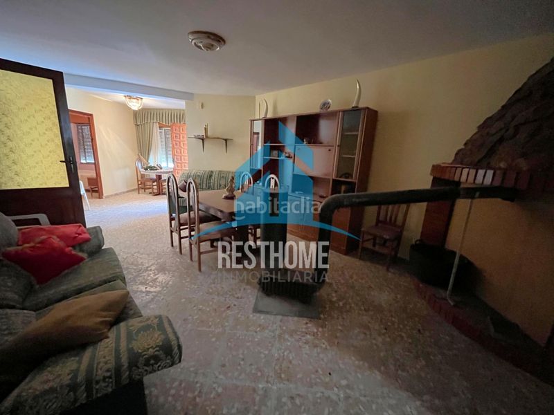 Foto 4f1a5e42-935f-4b6b-bbc0-b749884686ee. Casa adossada amb aparcament a Alborea