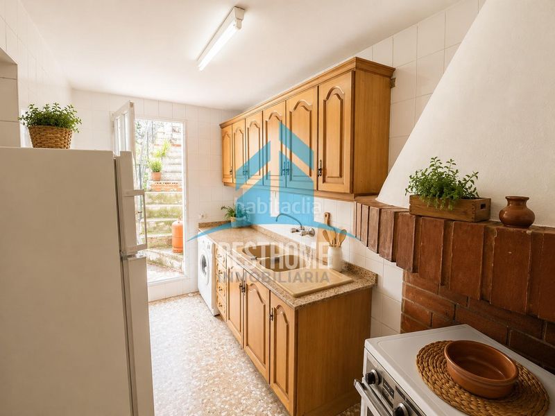 Foto b704c85d-bc98-4feb-8089-0ce4f5465df3. Casa adossada amb aparcament a Alborea