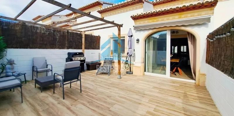Foto dbe0d862-81d8-4e62-a2bd-f47bc2f22219. Casa adossada amb aparcament piscina a Pinar de Advocat-Cometa Moraira