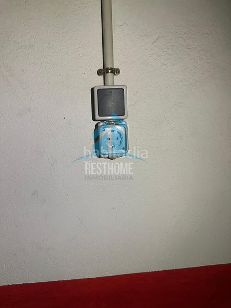 Foto 2232ed80-a170-40fe-9886-690782ba3e23. Aparcament cotxe a pueblo de Cullera Cullera