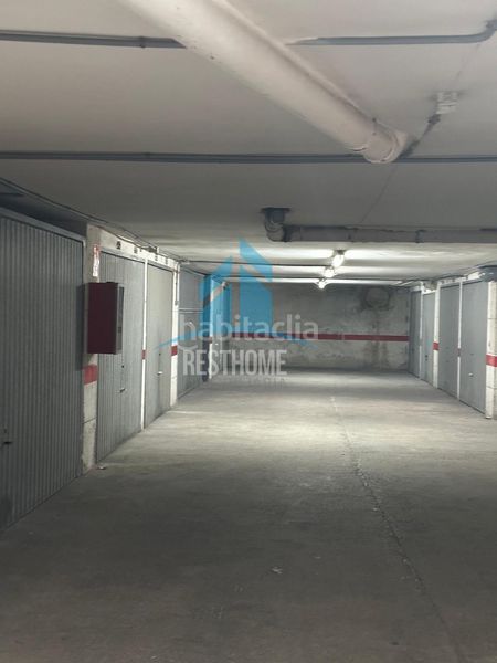 Foto a57f1dca-b7f8-45cd-ad42-fcd1d941324d. Aparcament cotxe a pueblo de Cullera Cullera